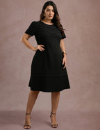 Vestido Midi Frente Com Nervuras Preto