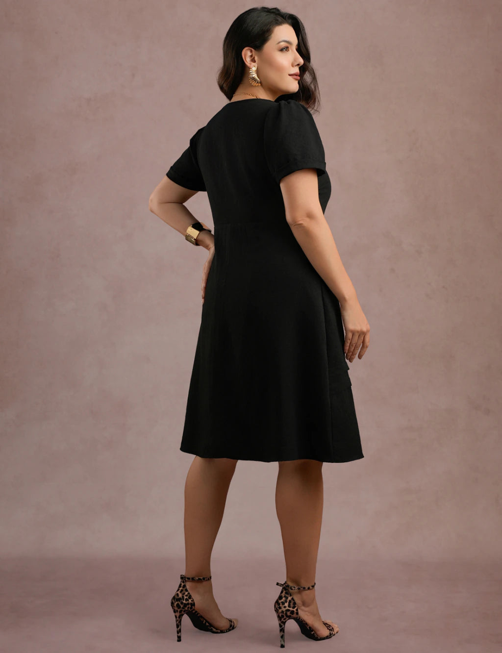 Vestido Midi Frente Com Nervuras Preto