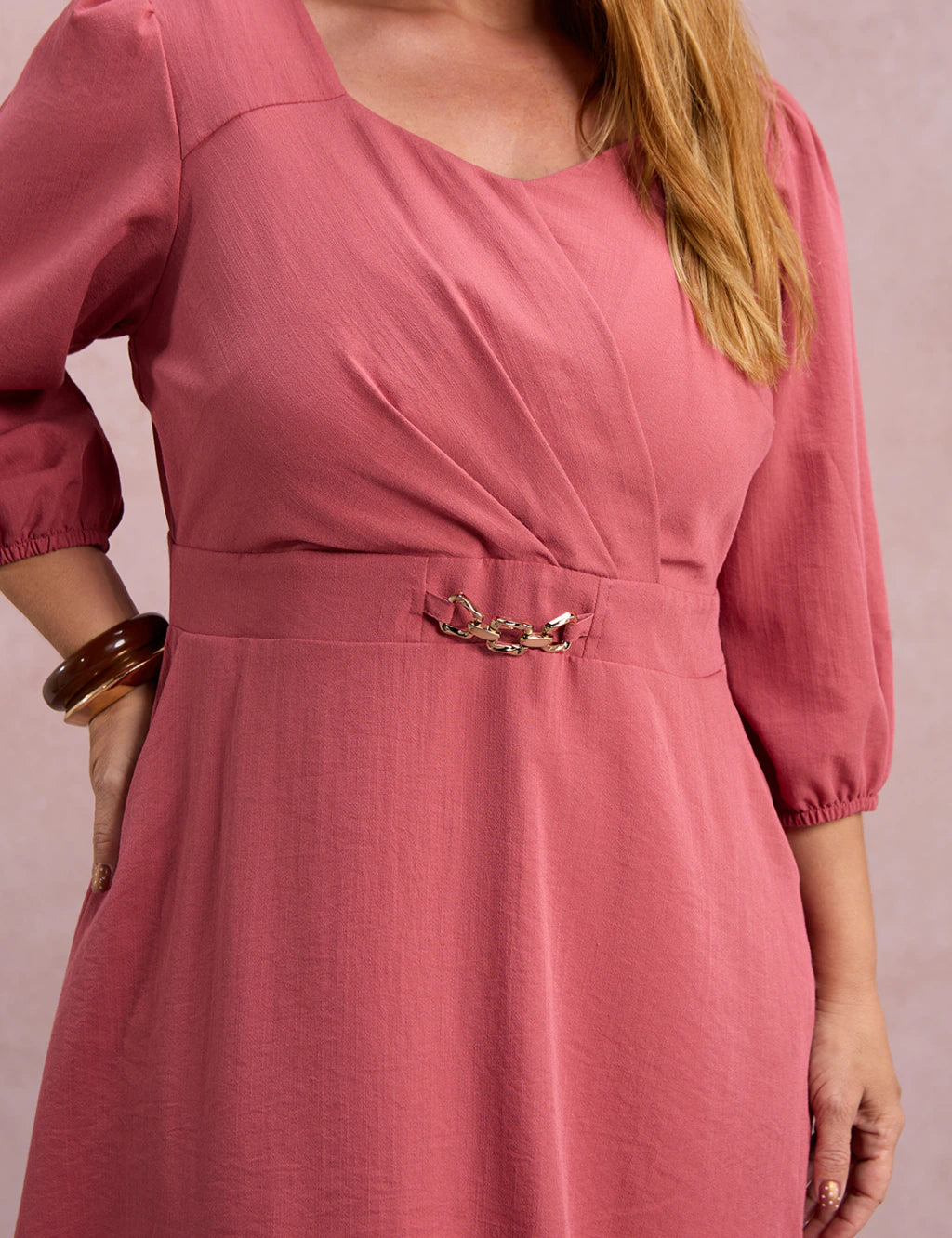 Vestido Midi Com Fivela Na Pala Rosé