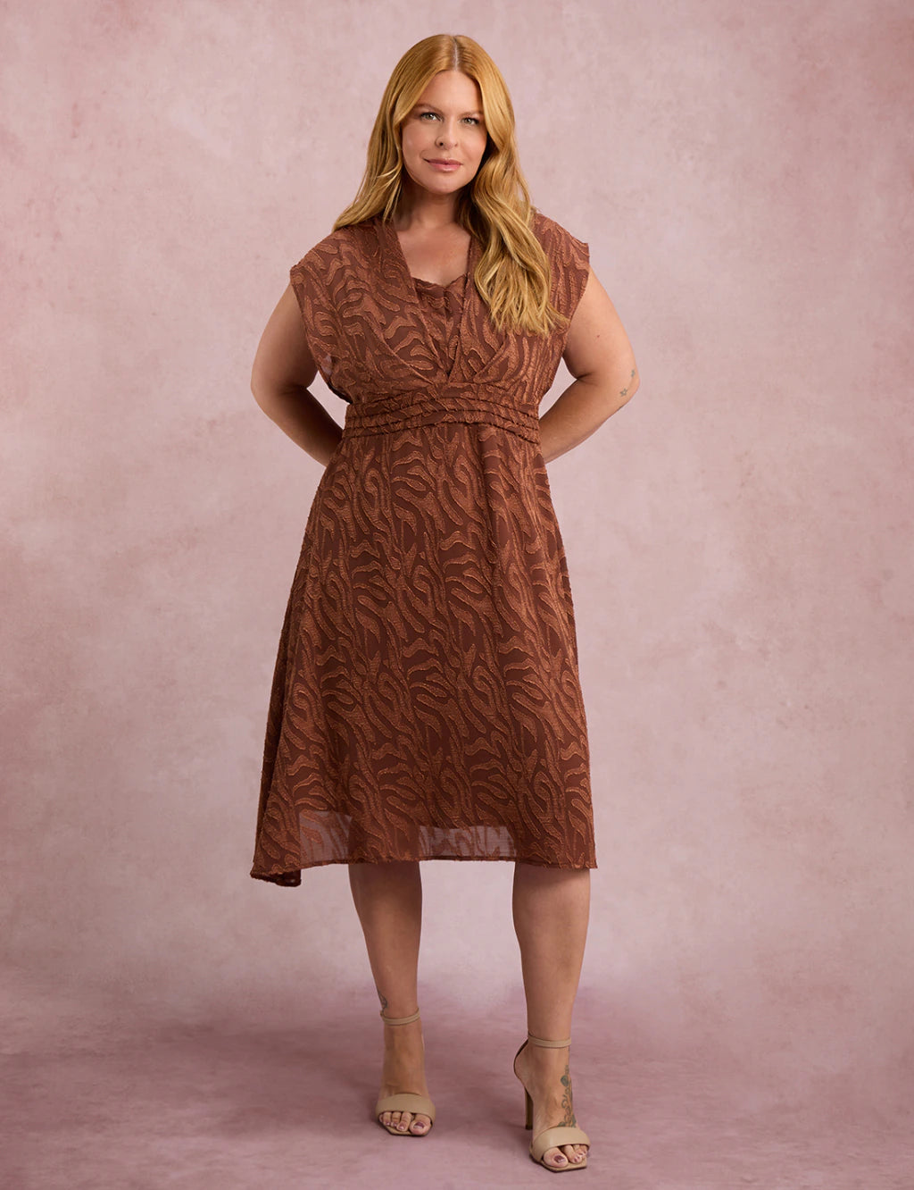 Vestido Midi Jacquard Marrom