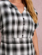 Vestido Midi Xadrez Com Botão Preto