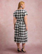 Vestido Midi Xadrez Com Botão Preto
