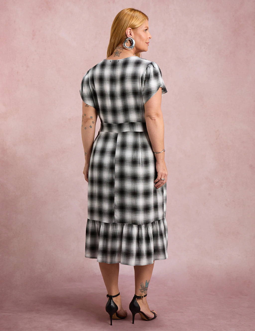 Vestido Midi Xadrez Com Botão Preto