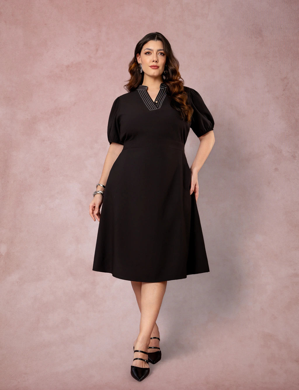 Vestido Midi Com Pesponto Preto