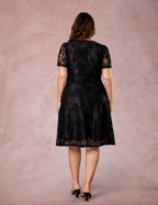 Vestido Midi Decote Princesa Preto