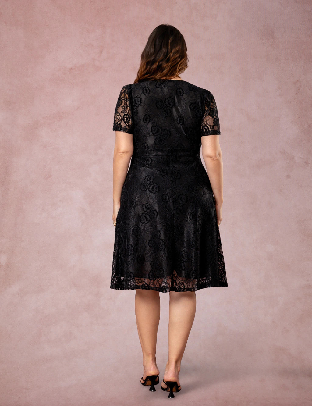 Vestido Midi Decote Princesa Preto