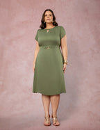 Vestido Midi Encorpado Com Fivela Musgo