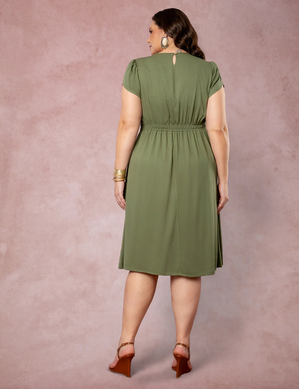 Vestido Midi Encorpado Com Fivela Musgo