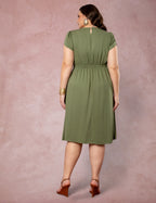 Vestido Midi Encorpado Com Fivela Musgo