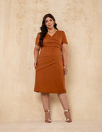 Vestido Midi Com Pregas Marrom