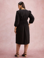 Vestido Midi Botões Metais Na Pala Preto