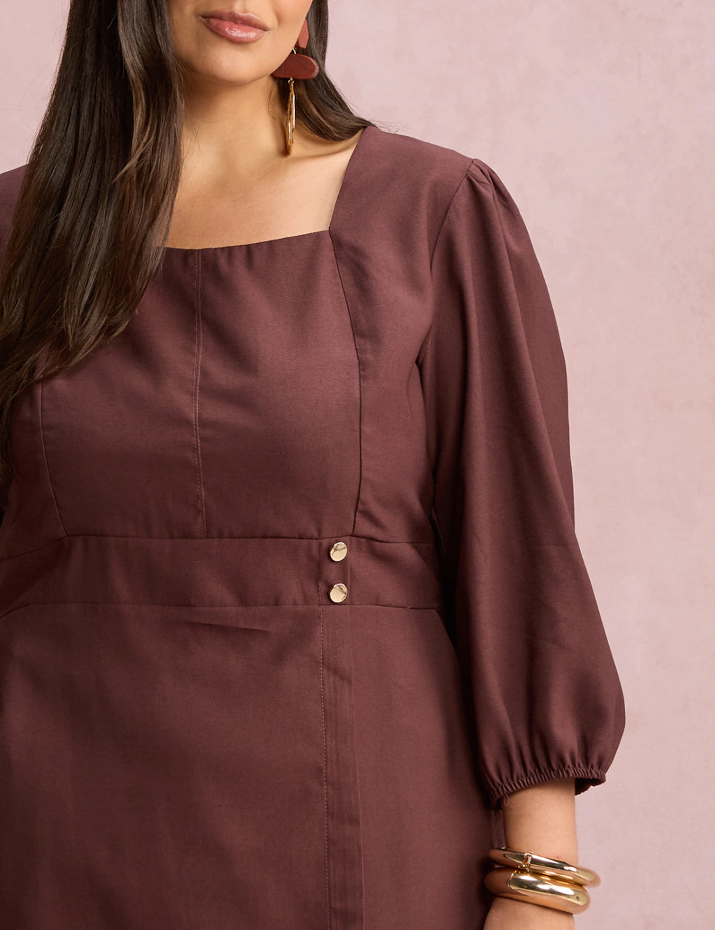Vestido Midi Botões Metais Na Pala Marrom