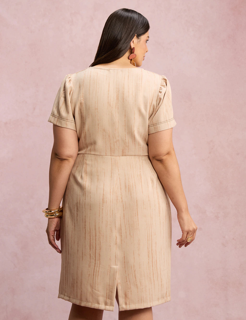 Vestido Midi Com Textura Bolso Bege