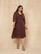 Vestido Midi Yorio Gola Bola Marrom