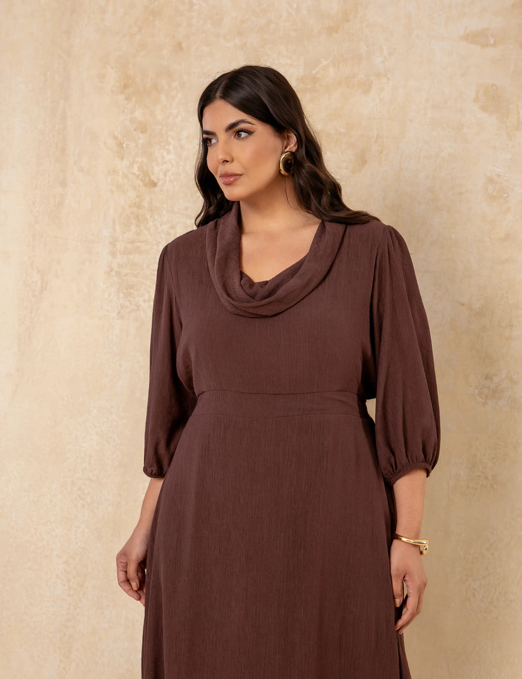 Vestido Midi Yorio Gola Bola Marrom
