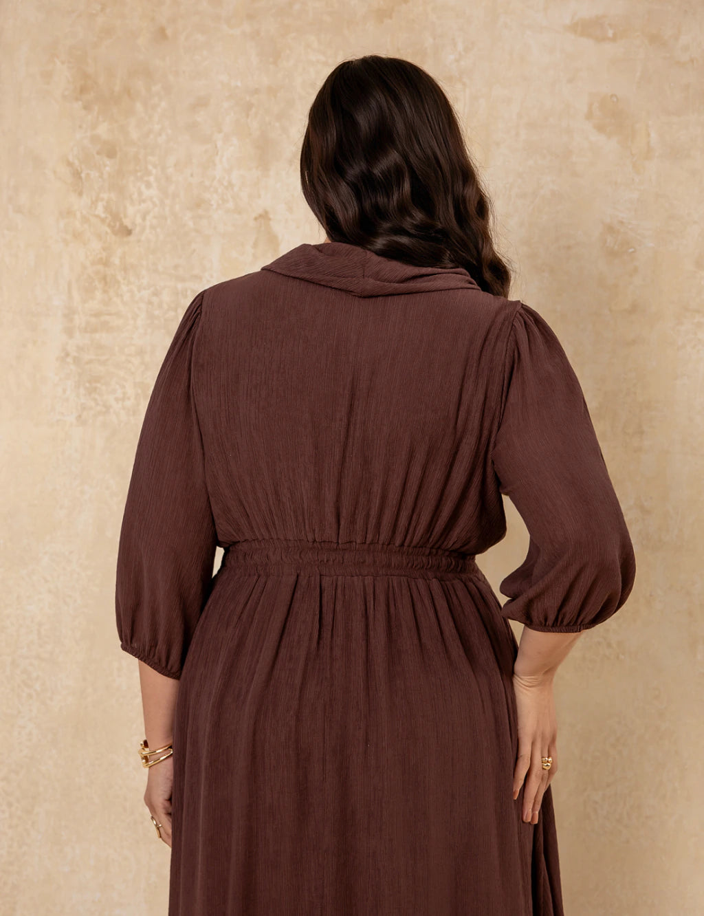 Vestido Midi Yorio Gola Bola Marrom