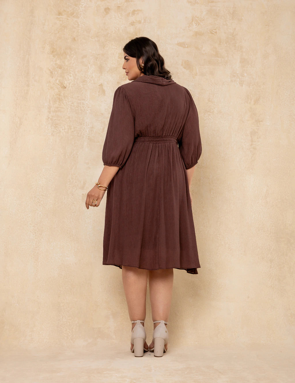Vestido Midi Yorio Gola Bola Marrom
