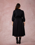 Vestido Midi Encorpado Com Nervuras Preto