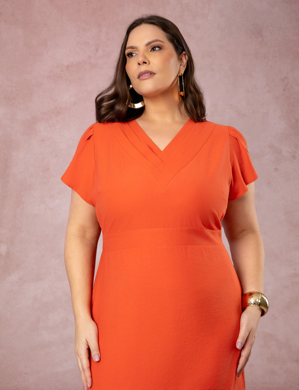 Vestido Midi Detalhe Na Gola Telha