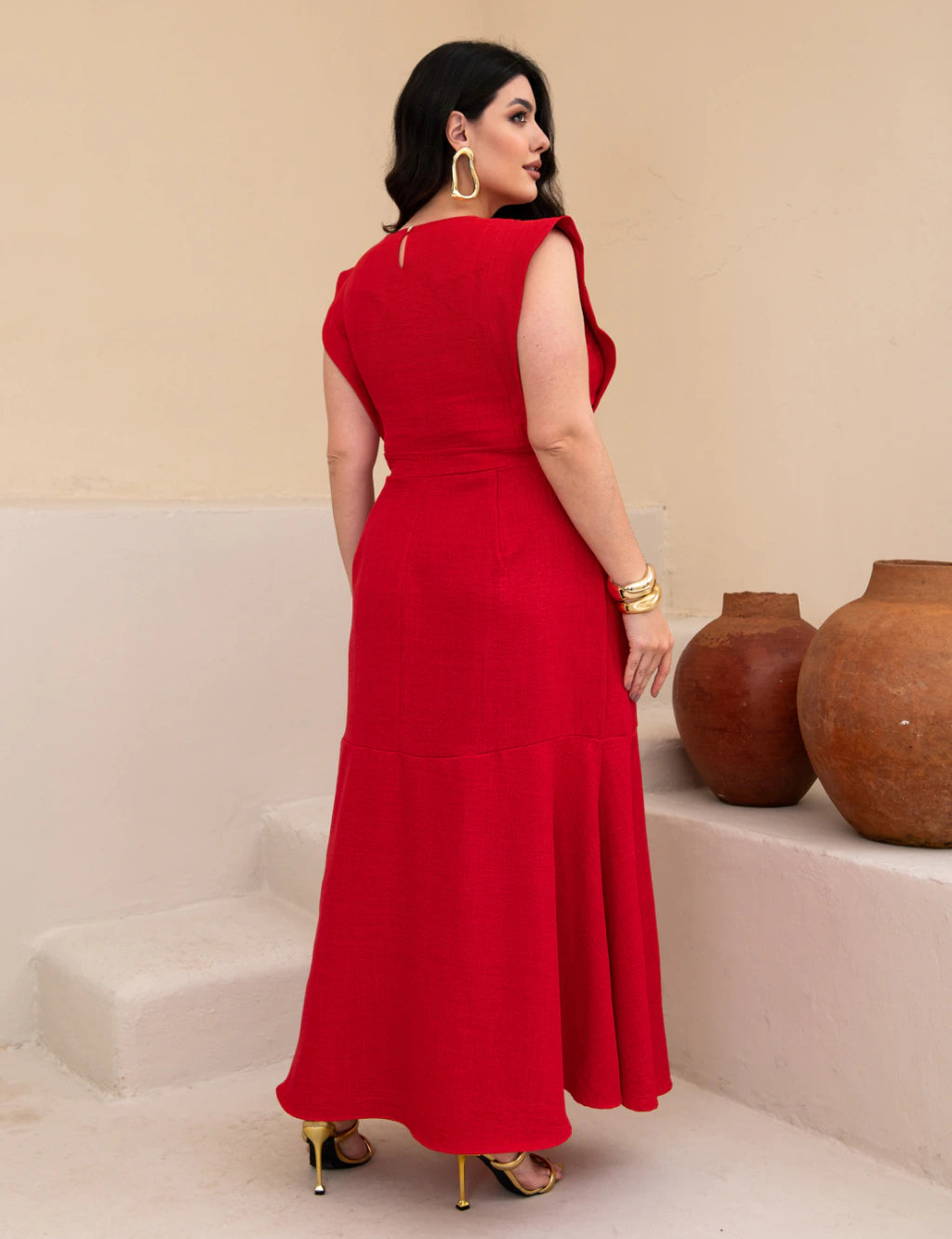 Vestido Longo Costa Com Botão Vermelho