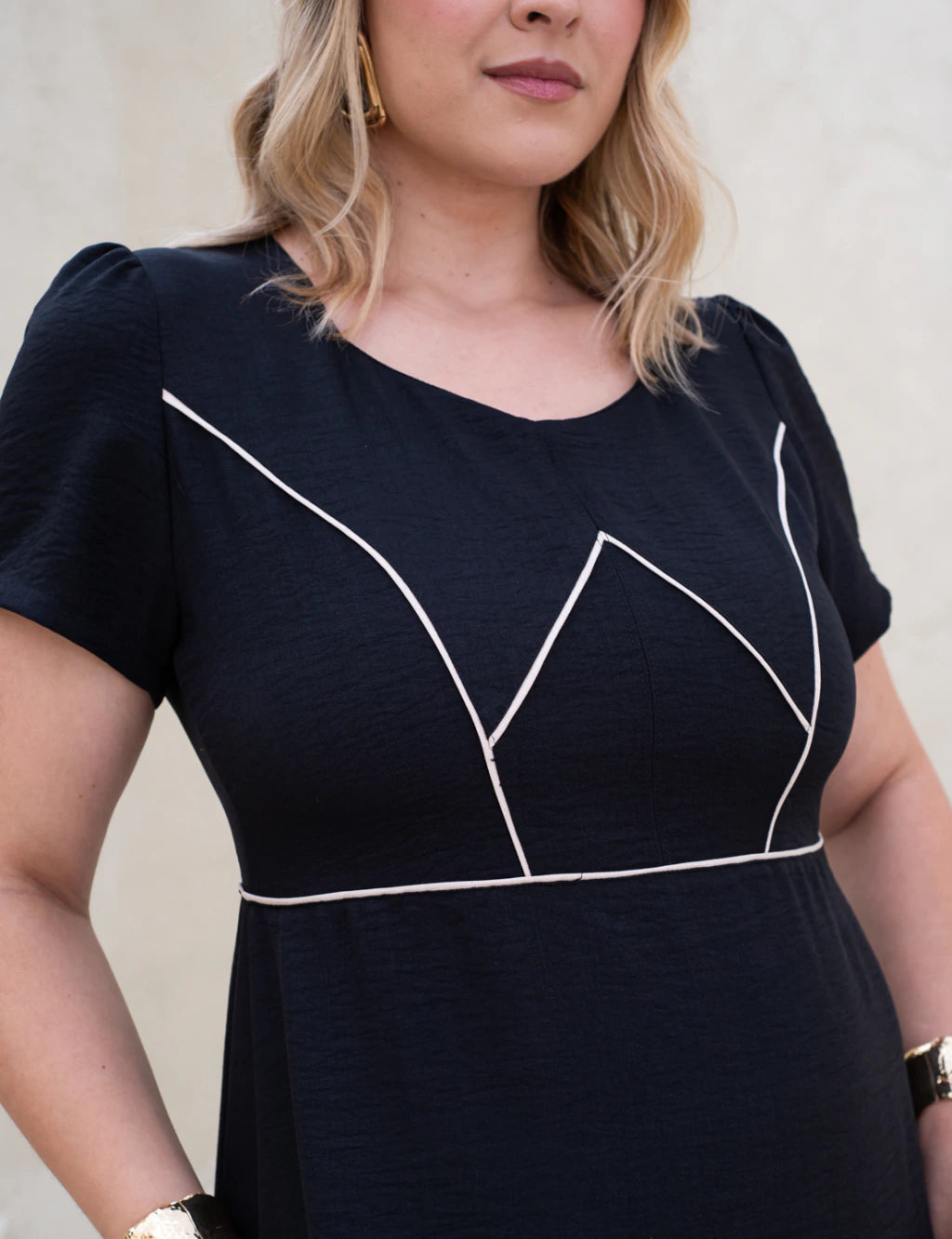 Vestido longo Com Detalhe Vivo Preto