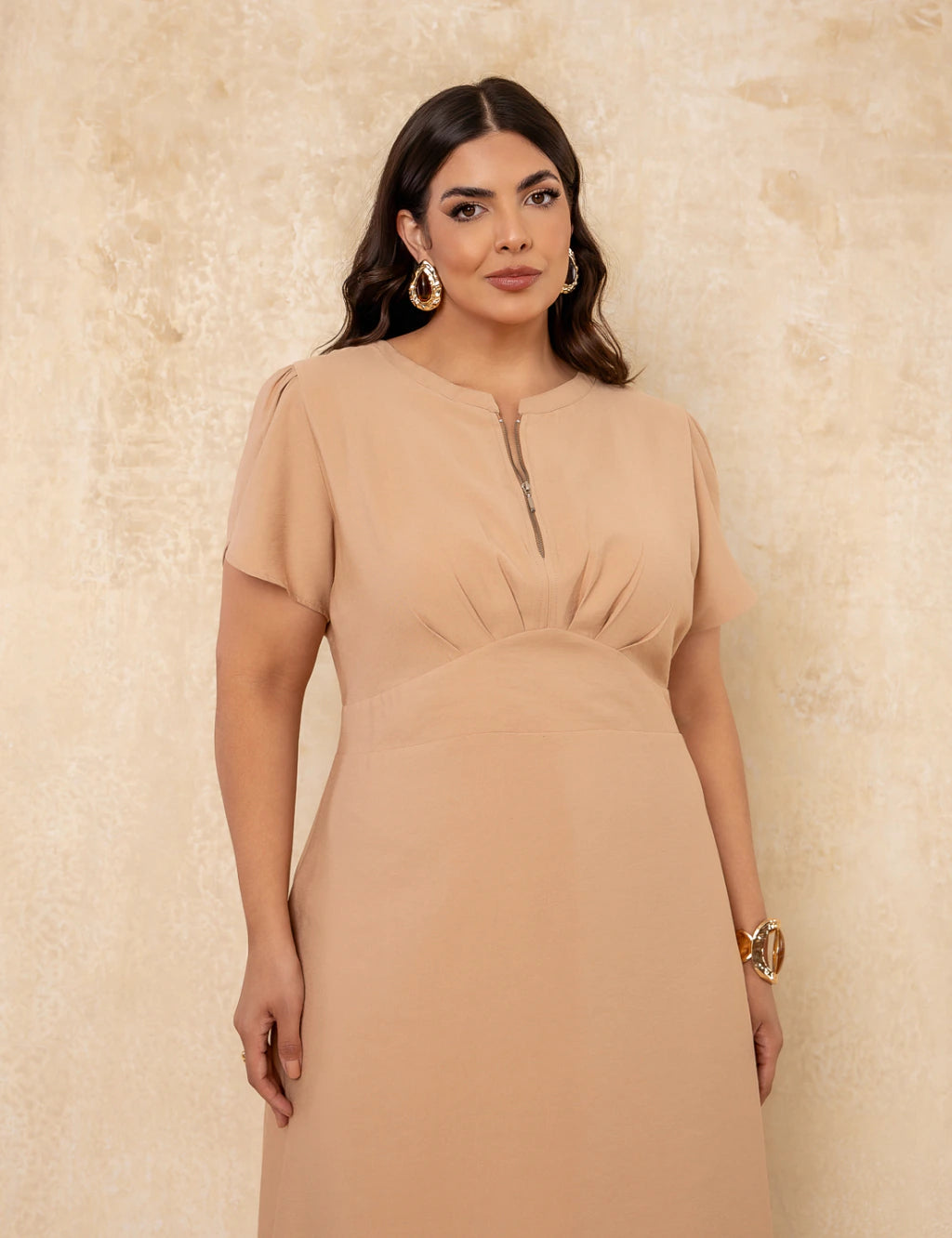 Vestido Midi Com Zíper Metal Bege