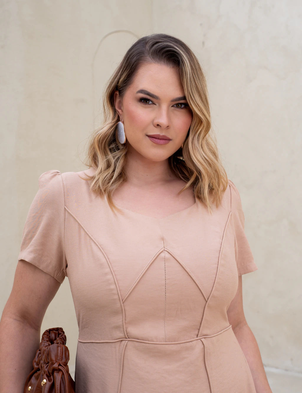 Vestido Midi Com Vivo Bege