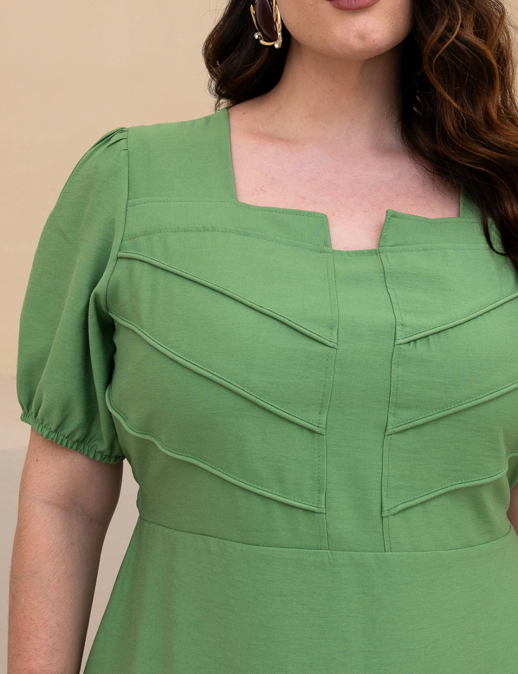 Vestido midi Com Vivo Frente Verde