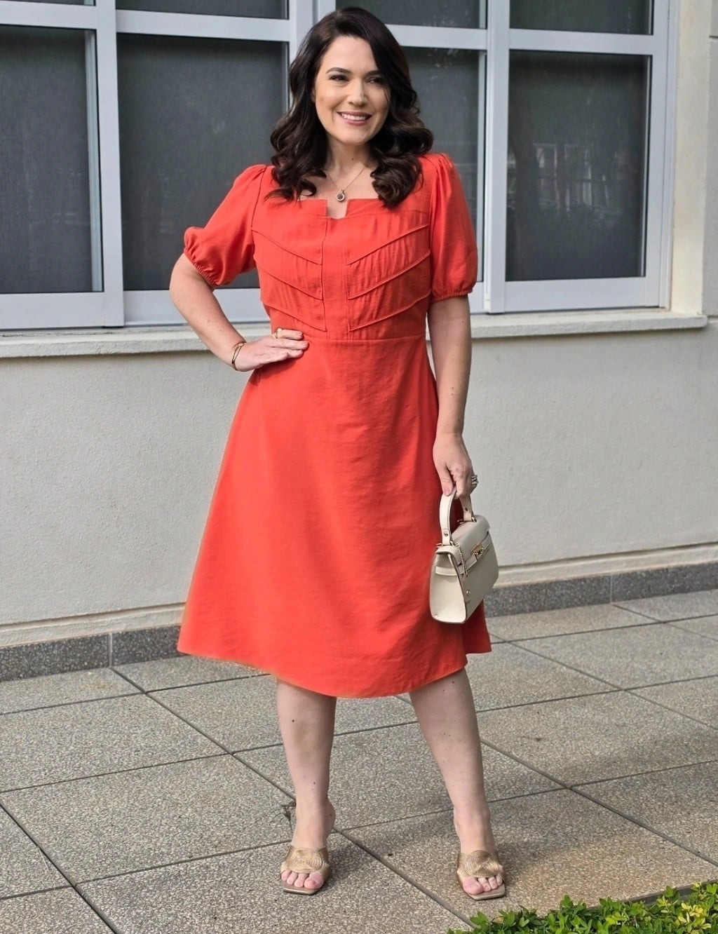 Vestido midi Com Vivo Frente Laranja