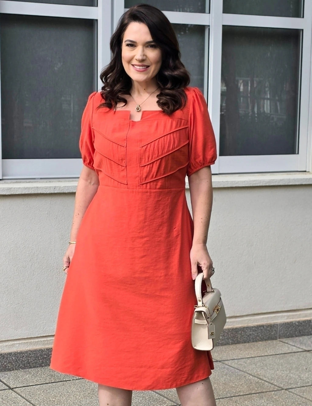 Vestido midi Com Vivo Frente Laranja