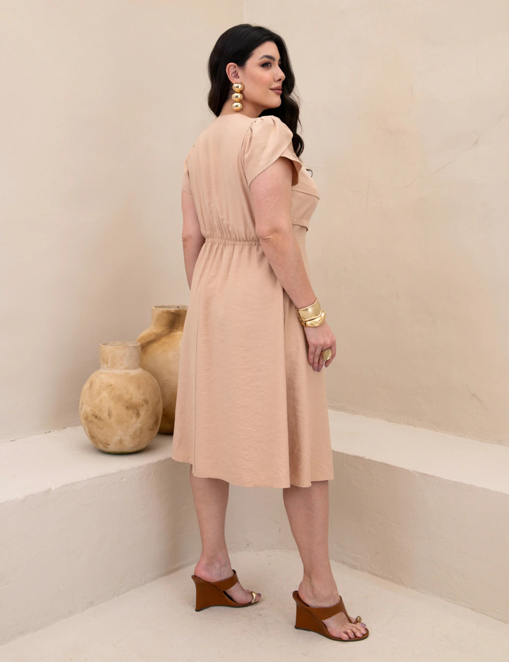 Vestido Midi Pregas E Recortes Bege