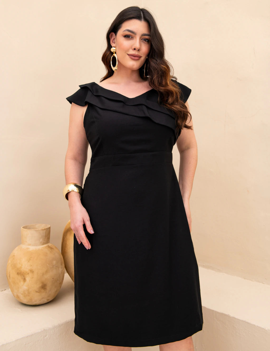 Vestido Midi Detalhe Decote Ombro Preto