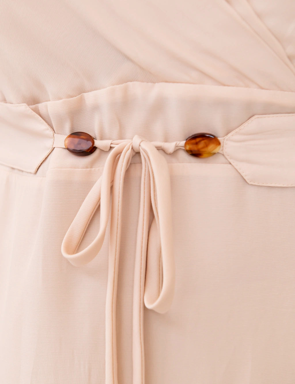 Vestido Longo Frente Detalhe Transpassado Bege