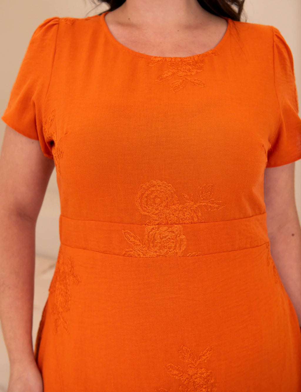 Vestido Midi Com Bordado Laranja
